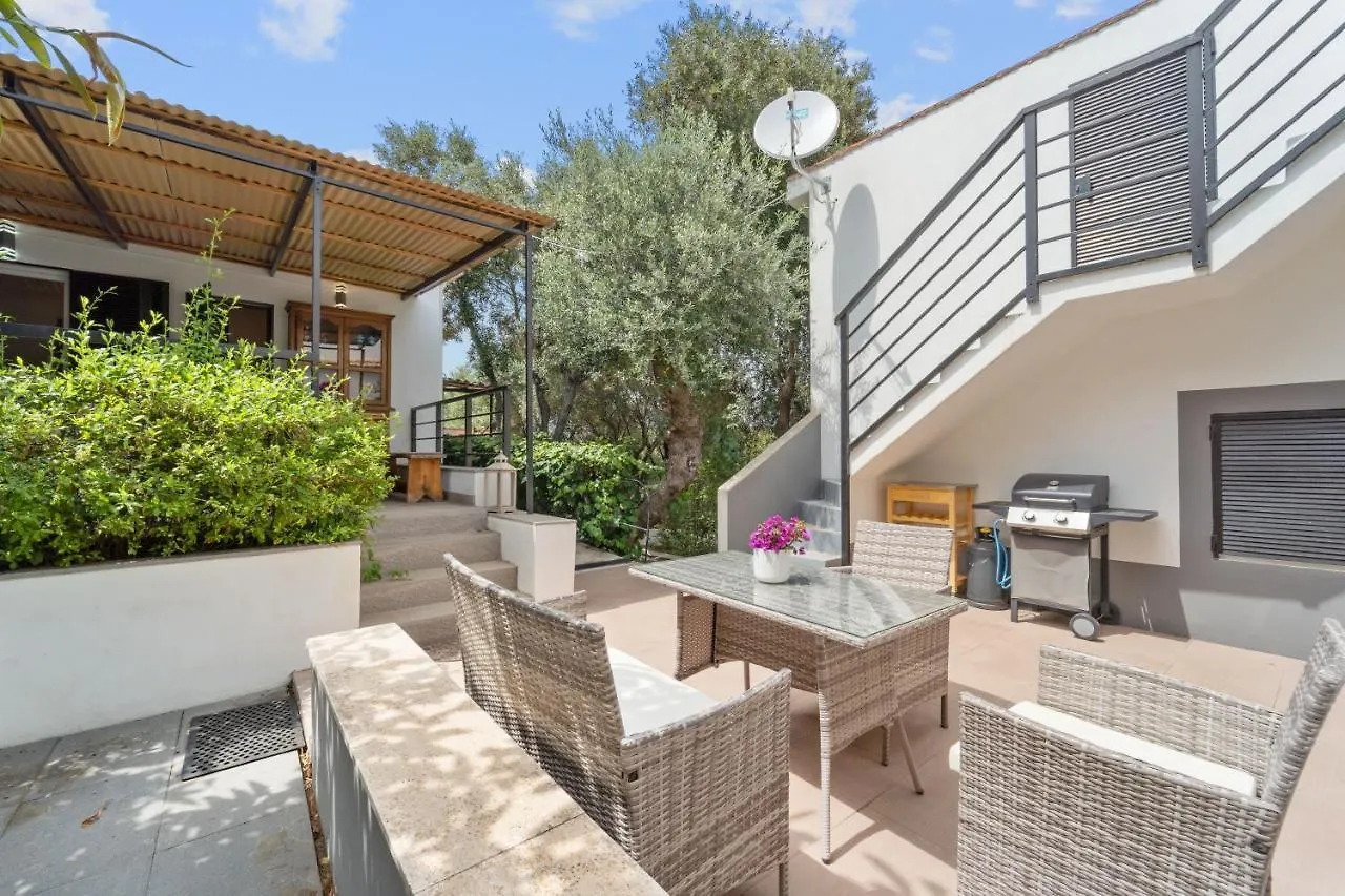 Dependance Villa Matteo Porto Columbu - Perd'E Sali Apartment